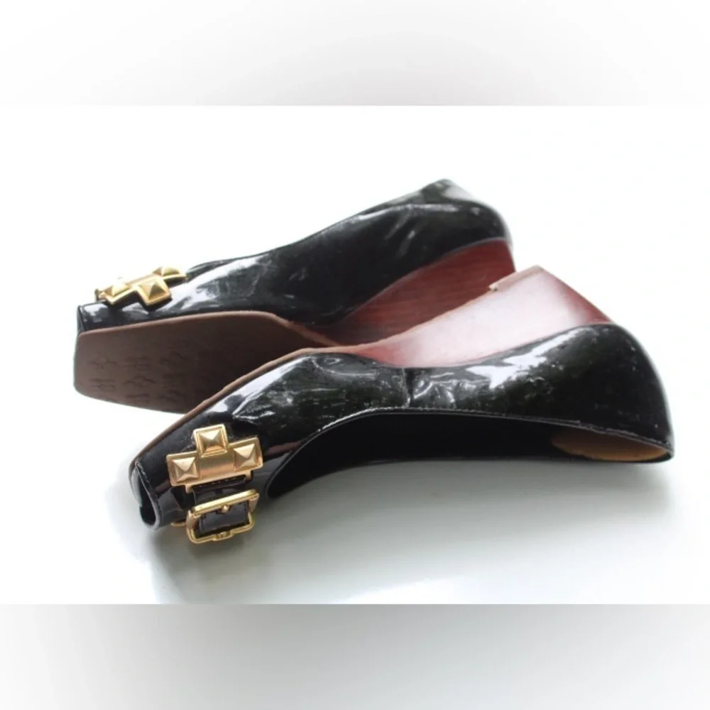 BCBGMaxAzria peep toe wedges